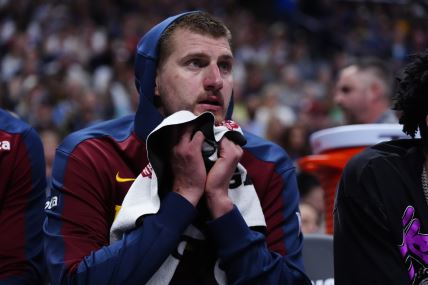 Nikola Jokić na klupi Denvera protiv Oklahome
